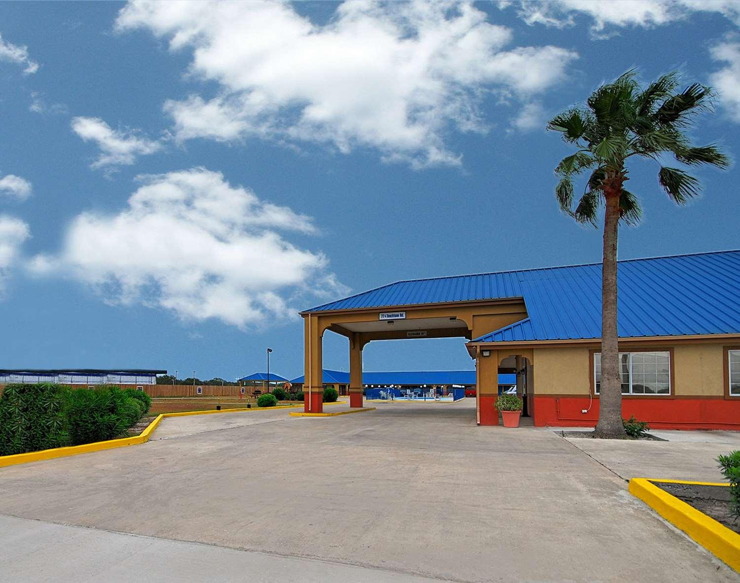 アメリカズ ベスト バリュー イン シントン Sinton エクステリア 写真